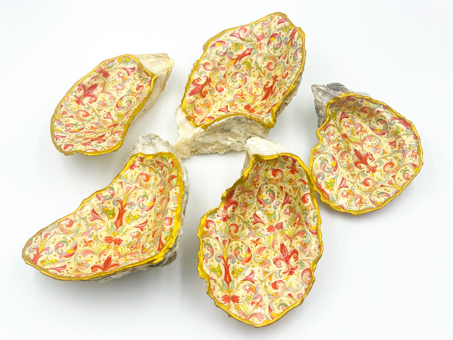 Coquilles d'huîtres en forme de fleur de lys