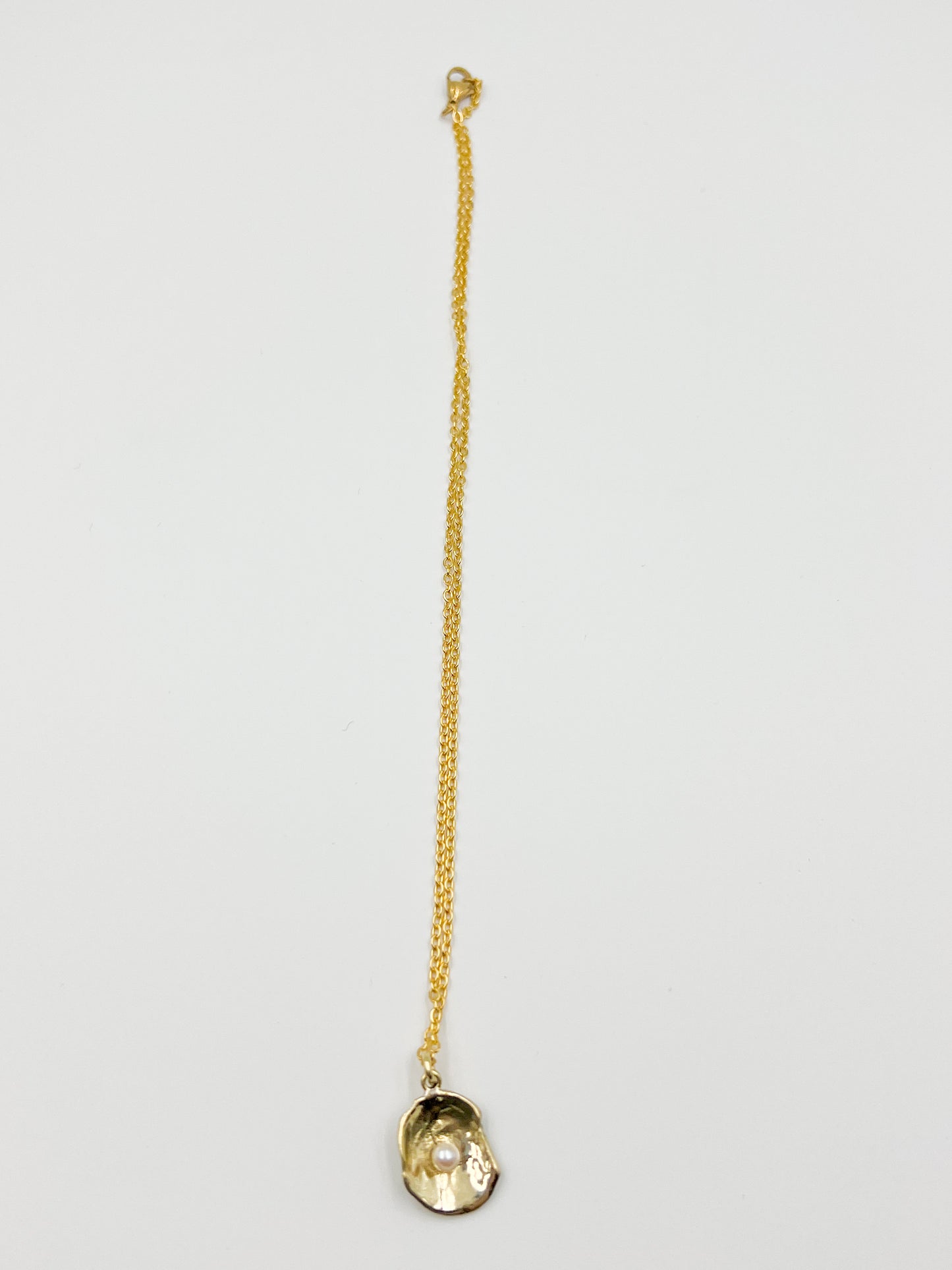 Gold Petite Oyster Necklace - 18"
