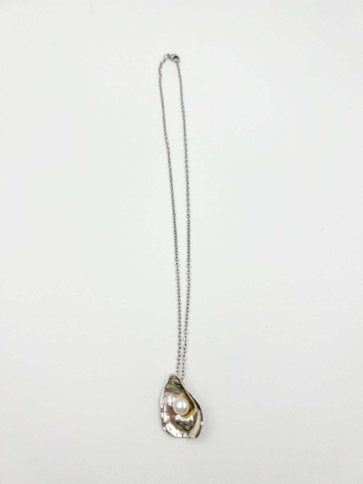 Sterling Silver Beauty Oyster Necklace - 18"