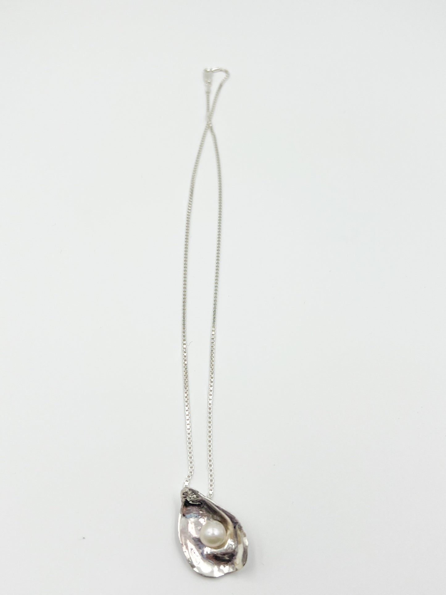 Sterling Silver Beauty Oyster Necklace - 16"