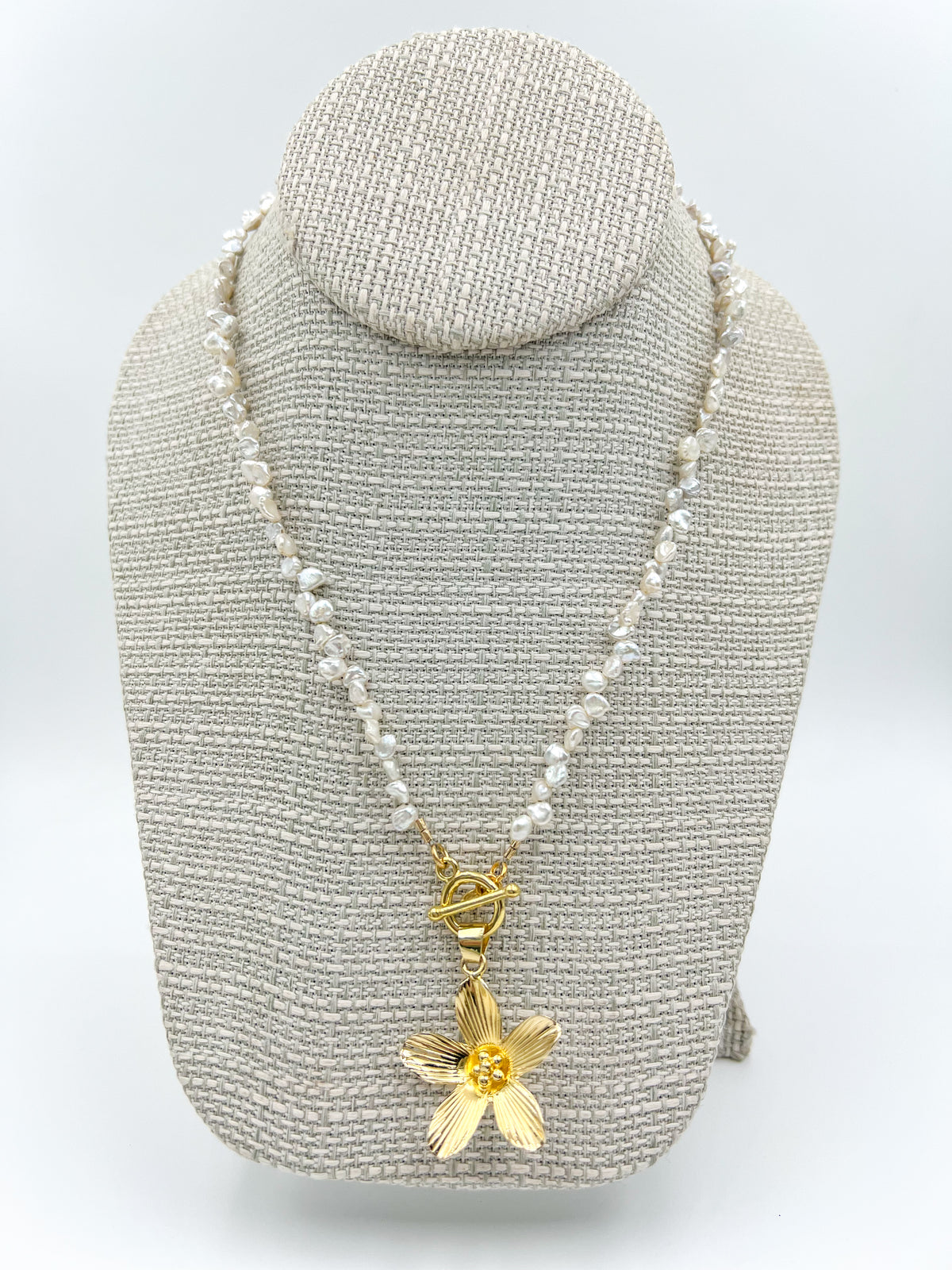 Daisy Toggle Necklace