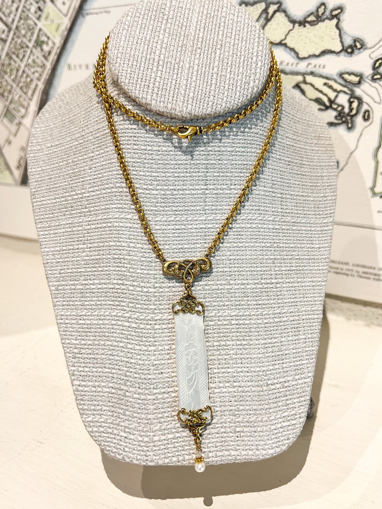 Mother of Pearl Necklace - Flower