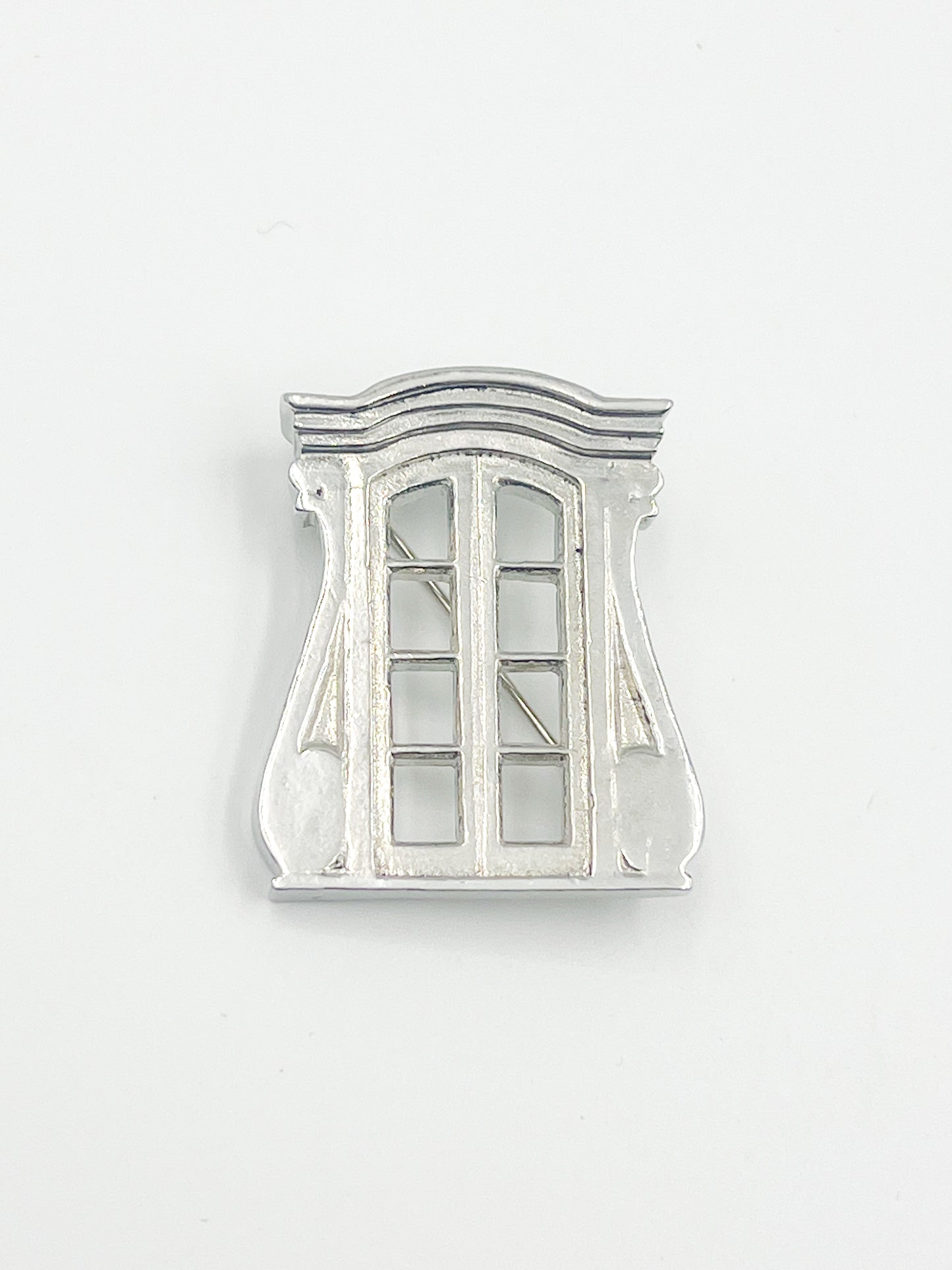Cabildo Window Pin