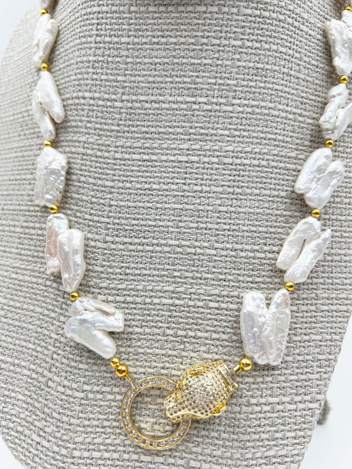 Tiger Clasp + Freshwater Pearl NK