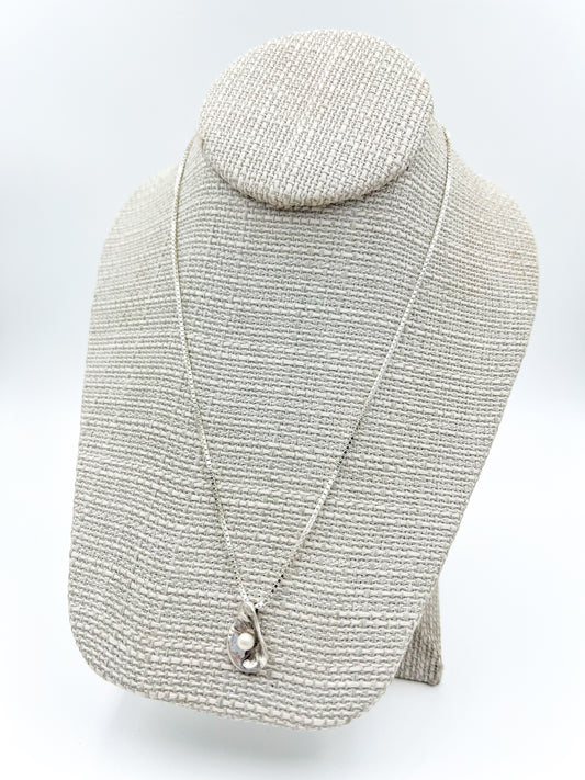 Mini Sterling Silver Oyster Necklace - 16"