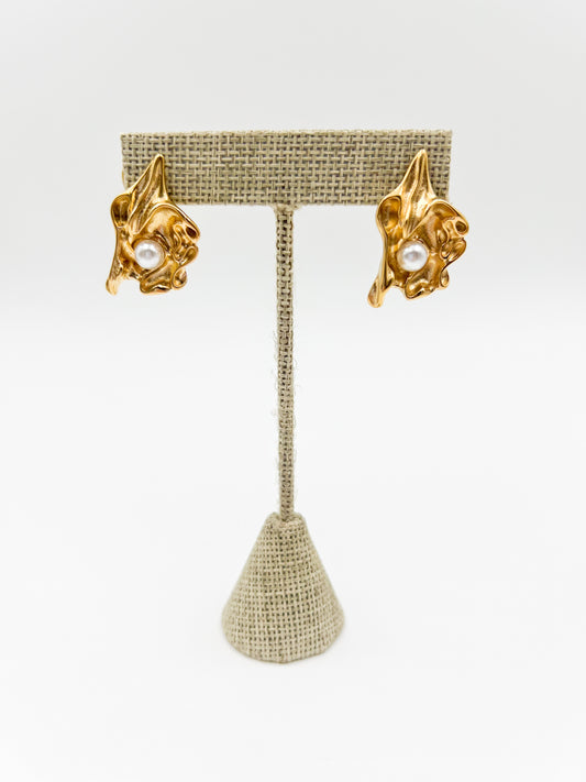 Oyster Stud Earrings