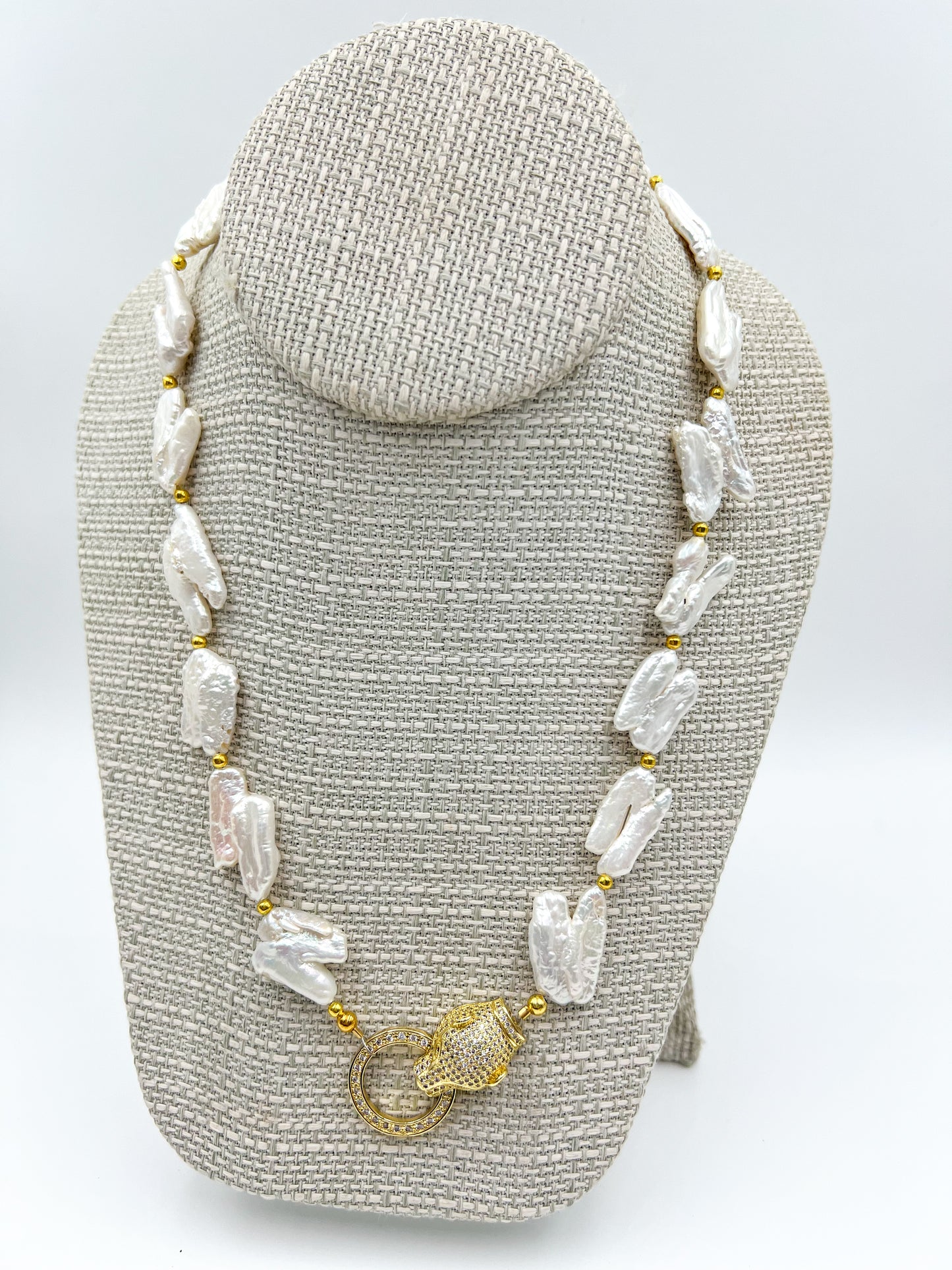 Tiger Clasp + Freshwater Pearl NK