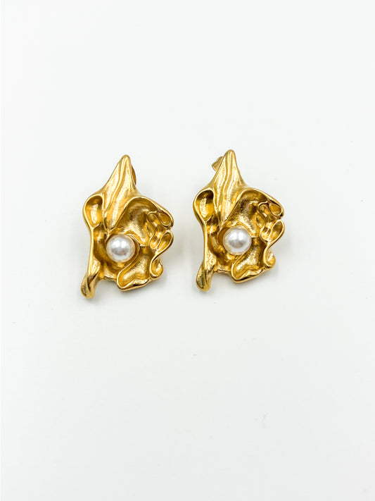 Oyster Stud Earrings