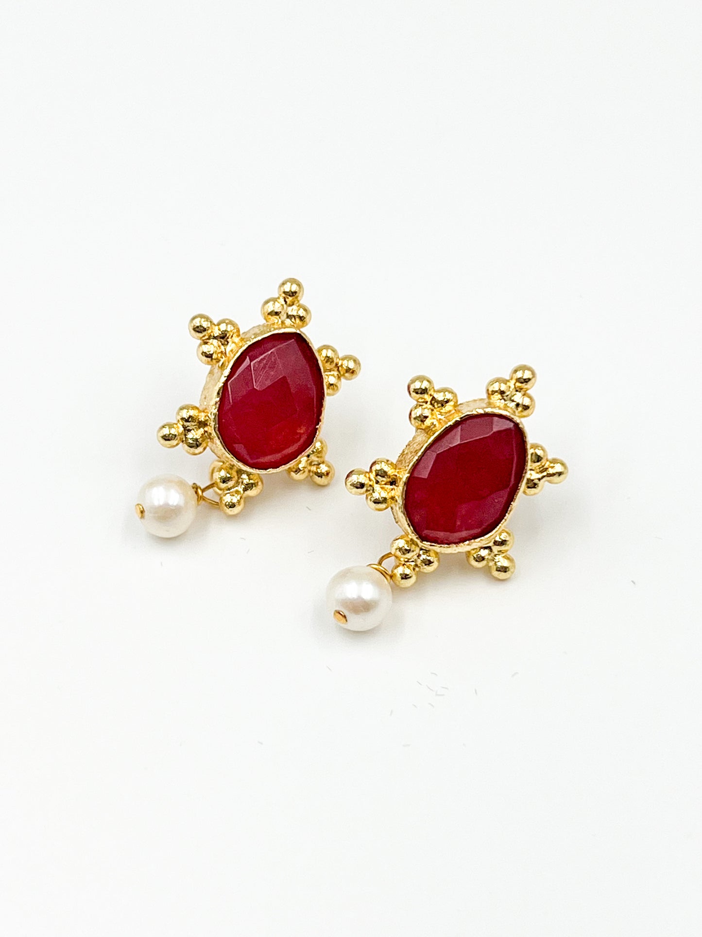 Carnelian + Pearl + Gold Setting Stud Earring 