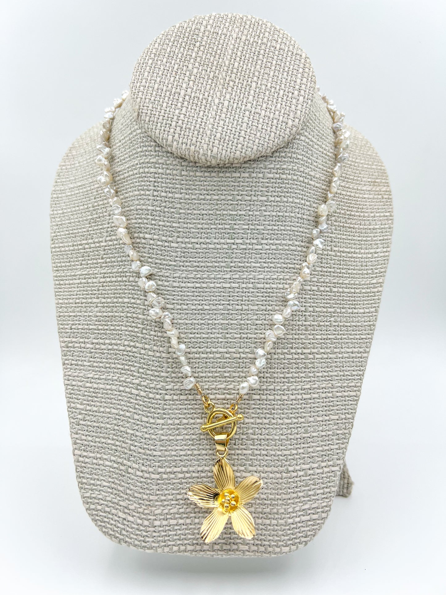 Daisy Toggle Necklace