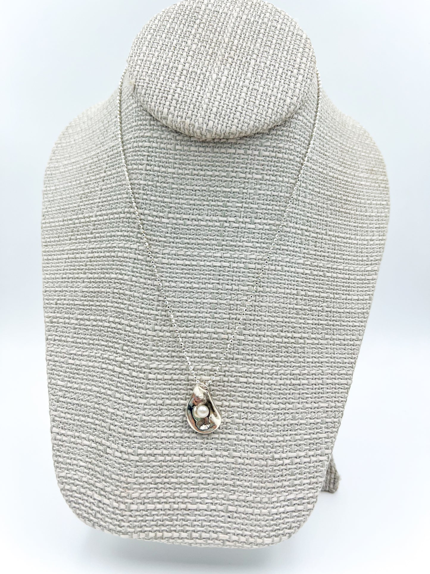 Mini Sterling Silver Oyster Necklace - 16"
