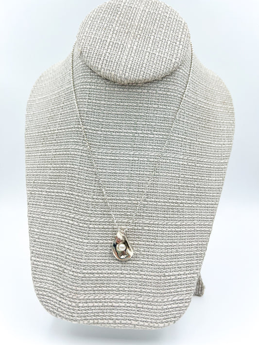Mini Sterling Silver Oyster Necklace - 16"