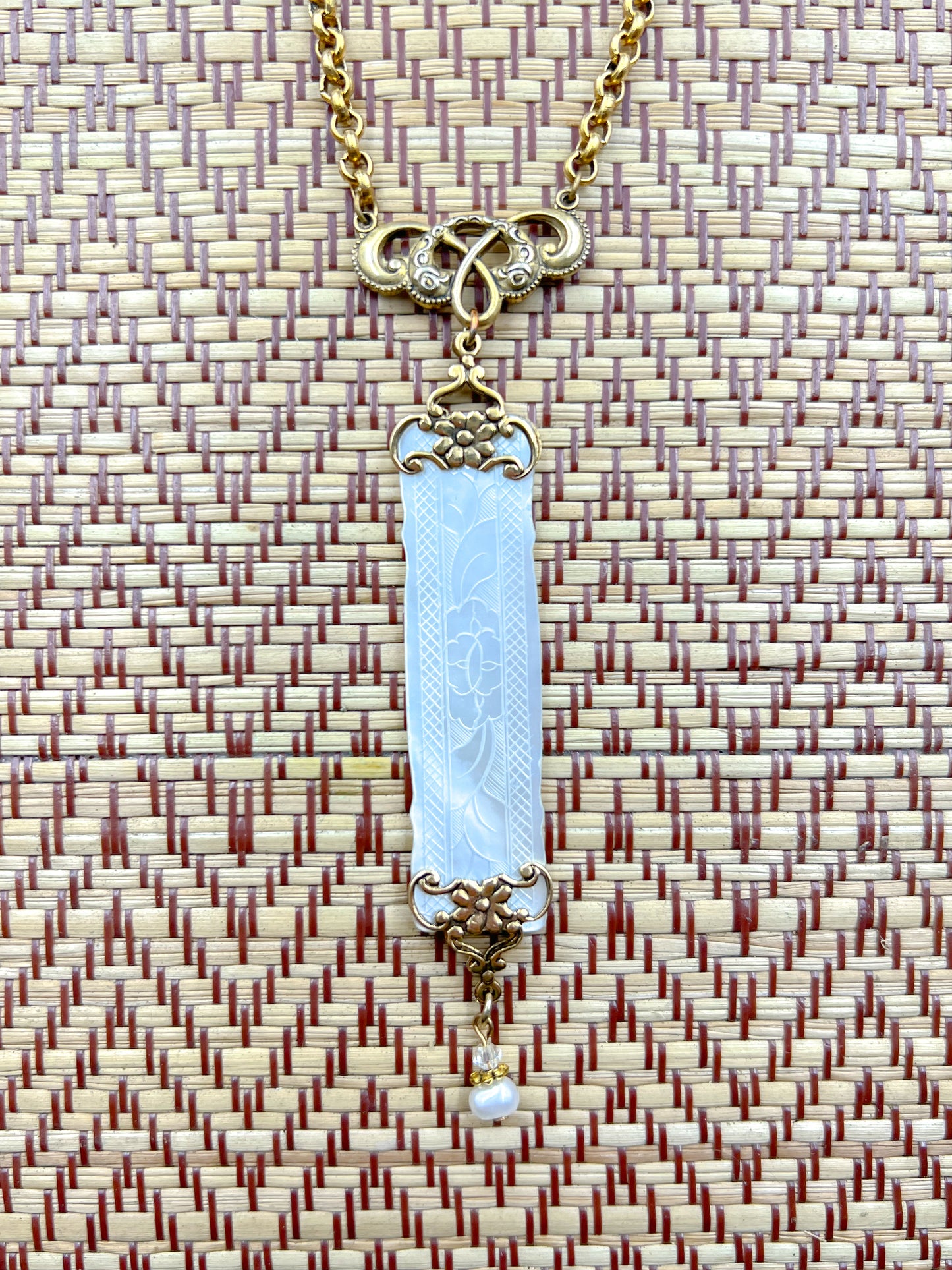 Mother of Pearl Necklace - Flower