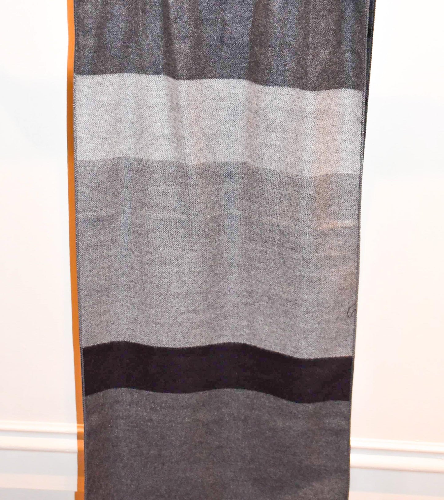 Heritage Grey/Black Scarf