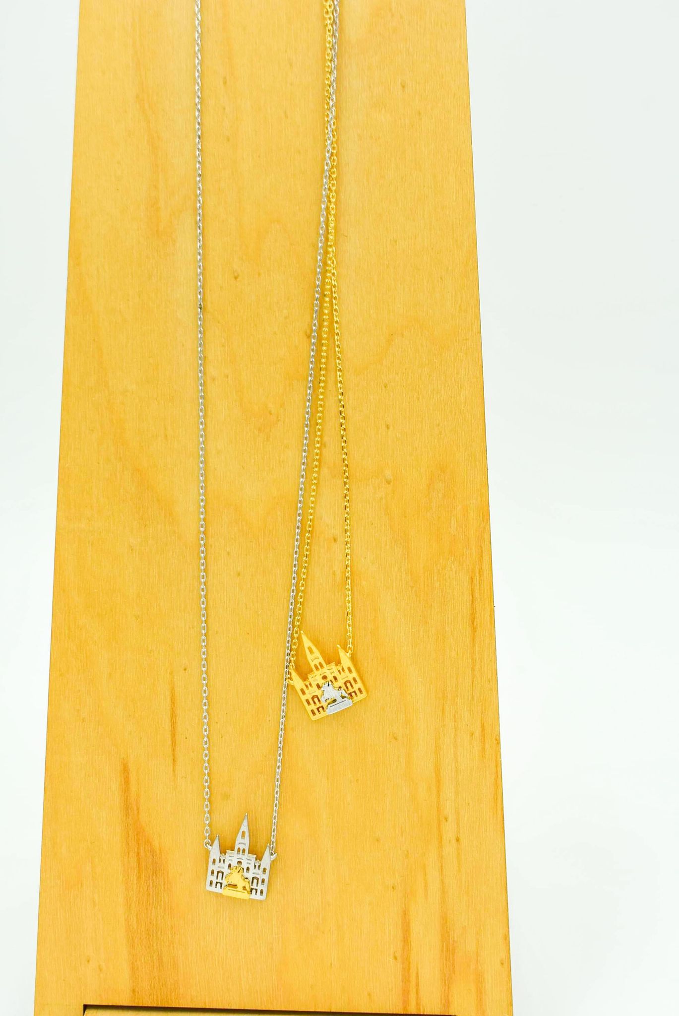 Collar de catedral