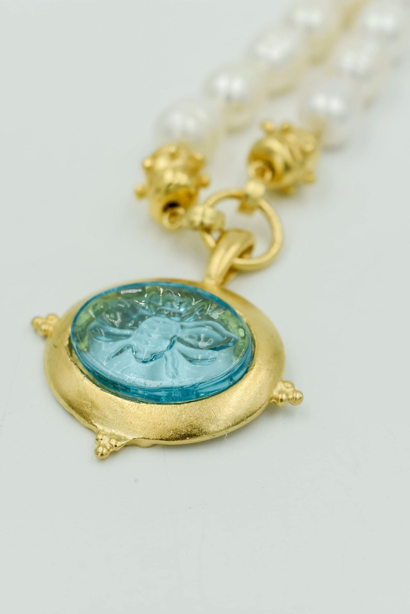 Collar de abeja de cristal veneciano color aguamarina