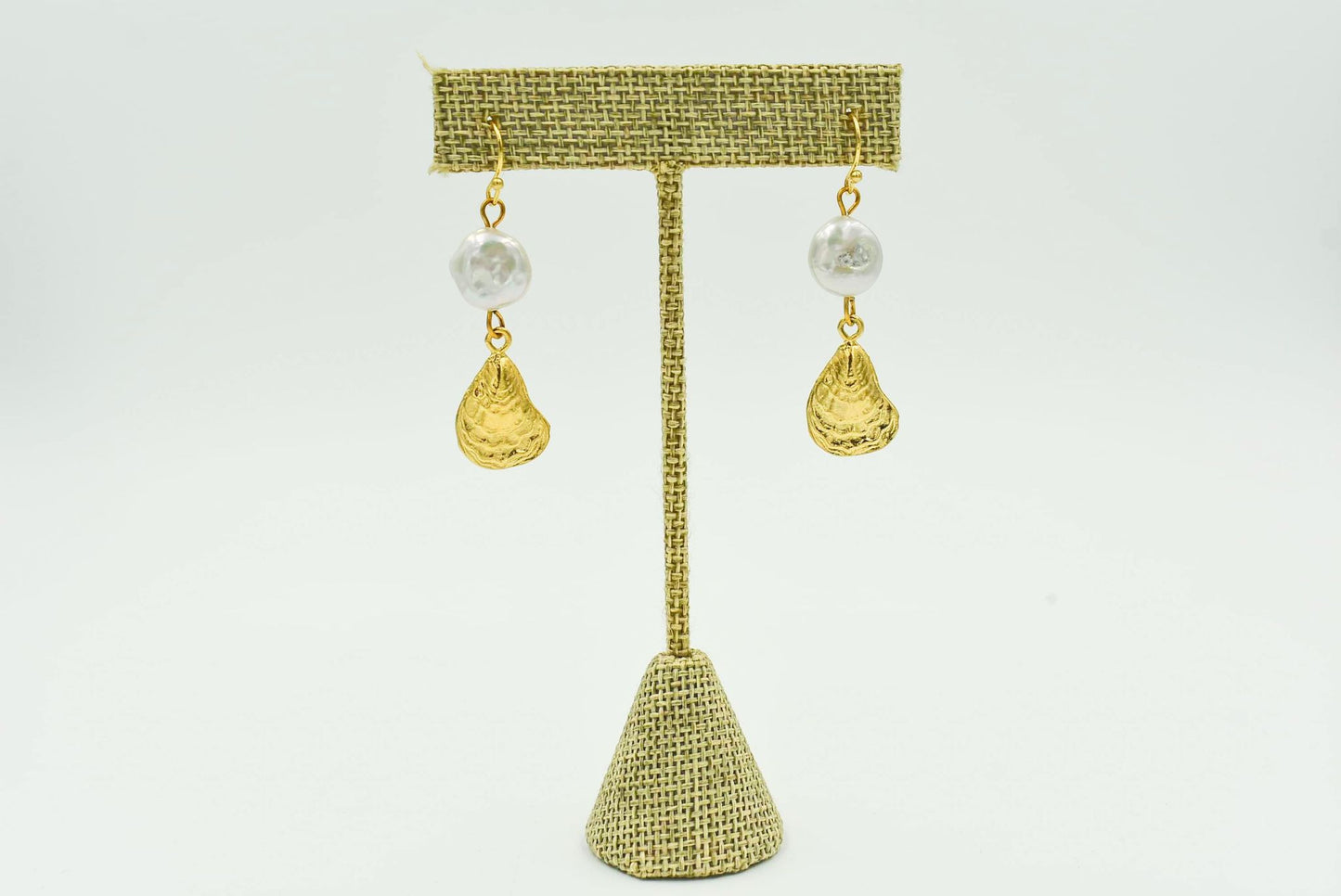 Oyster & Pearl Earring