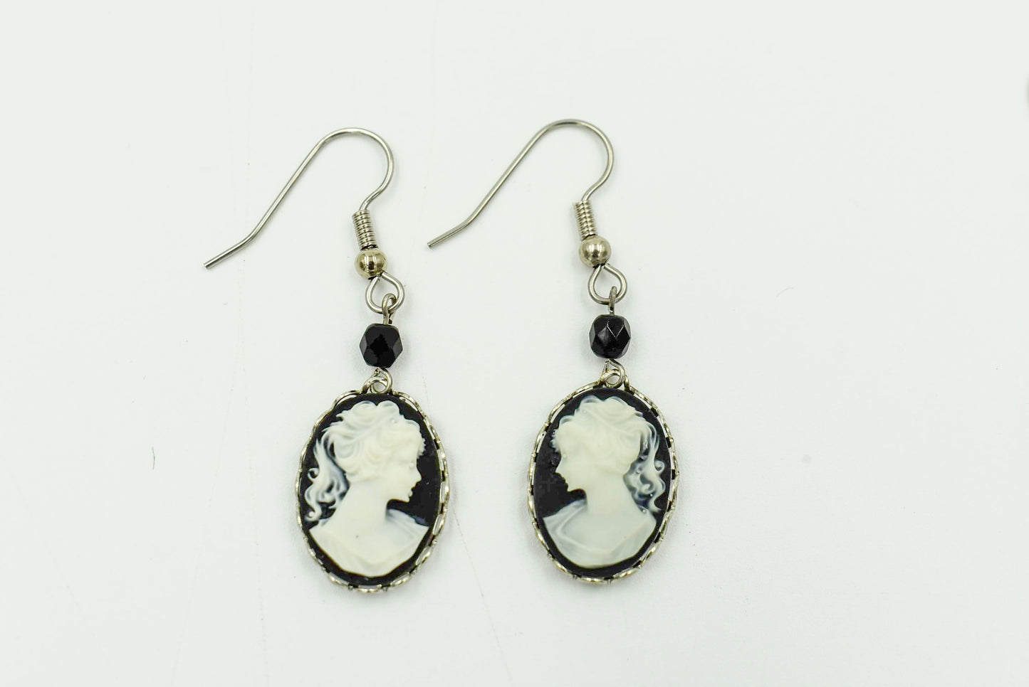 Victorian Cameo Earring - Black & Silver