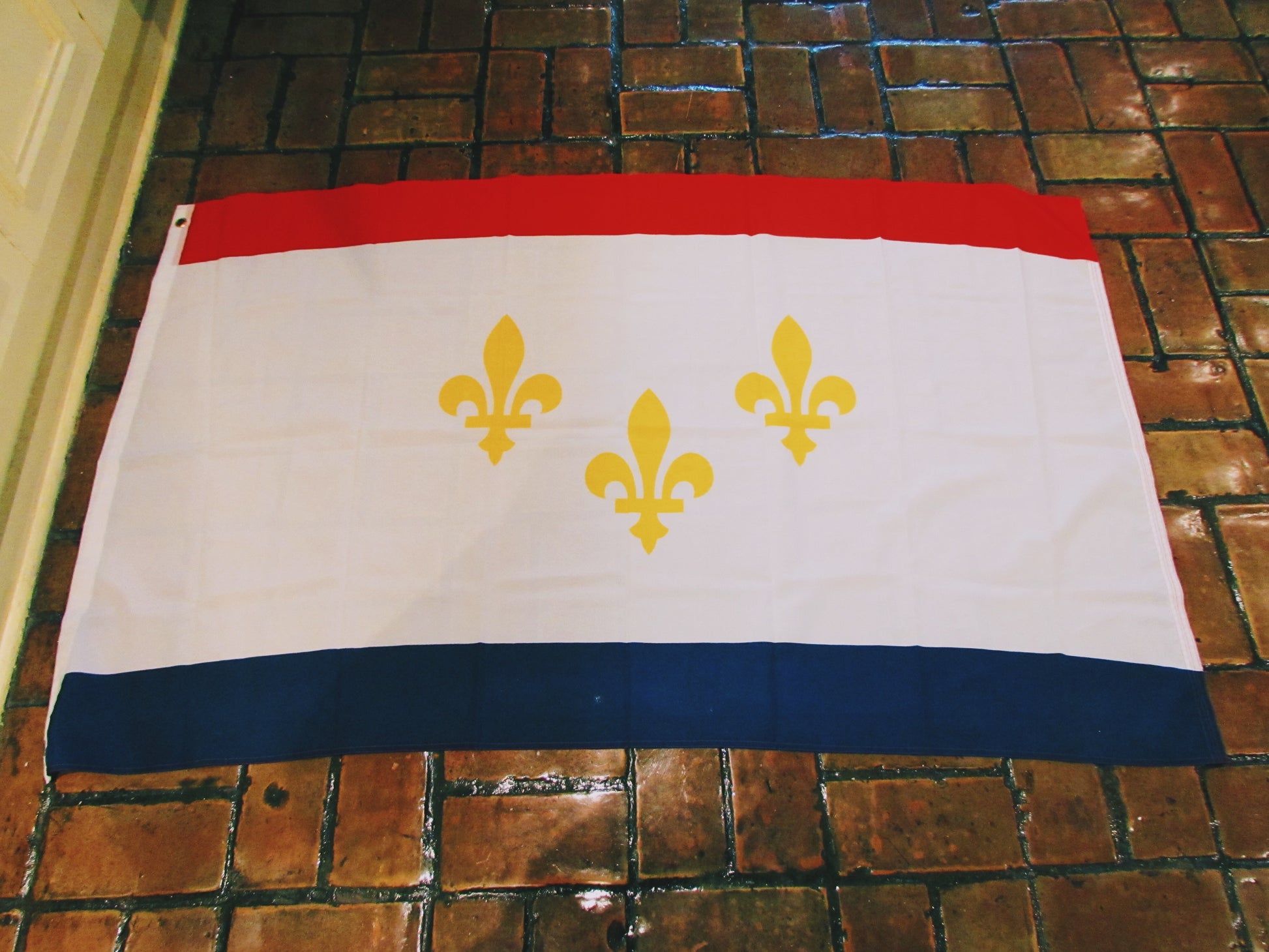 Retro New Orleans Louisiana City Flag // Vintage NOLA Grunge Emblem